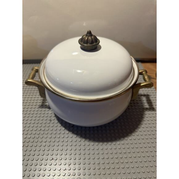 Vintage 1.5qt 6-Cups Bon Chef White Enamelware Pot & Lid w/Brass Handles Serving - Picture 1 of 7